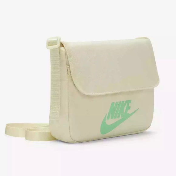 Nike Sportswear Futura Revel 365 Crossbody Bag - Picture 2 of 14